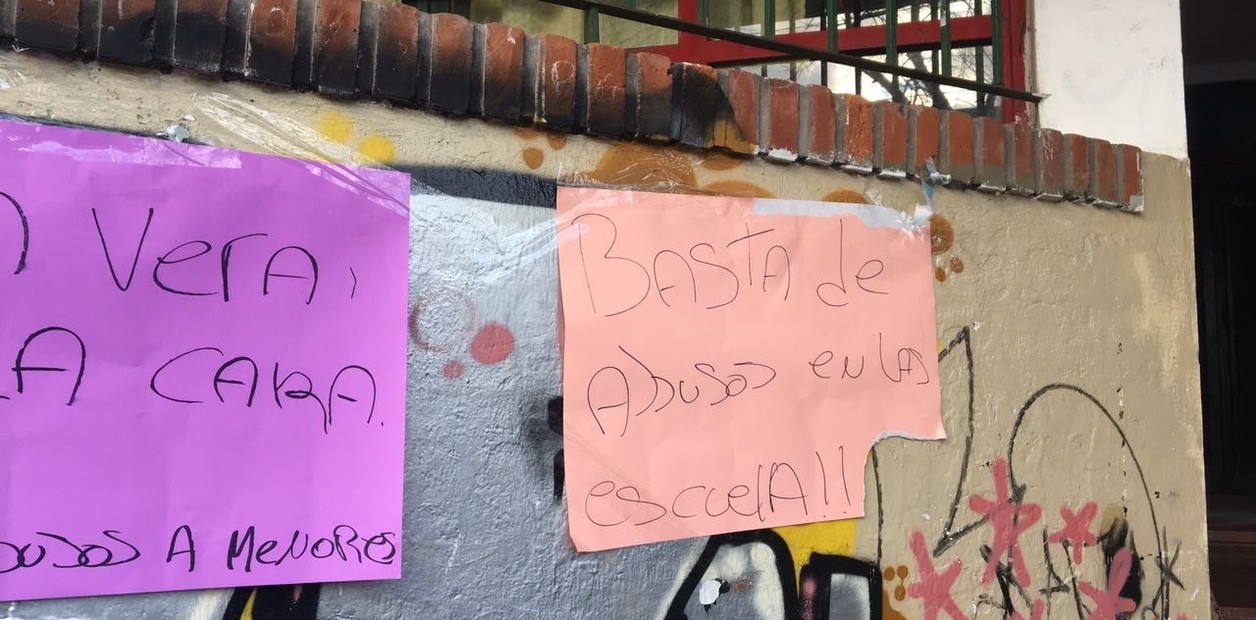 Protesta en secundaria Vicente Guerrero por malos manejos