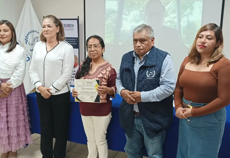 Nestora Ramírez recibe premio a defensora comunitaria en Oaxaca