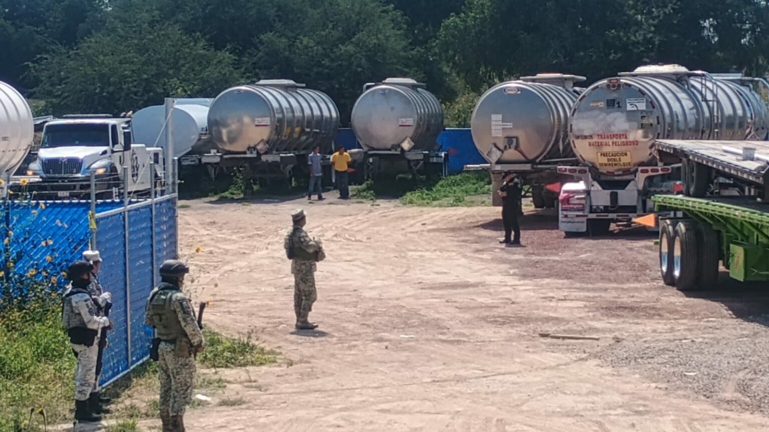 Recuperan pipas robadas tras cateo en San Juan del Río