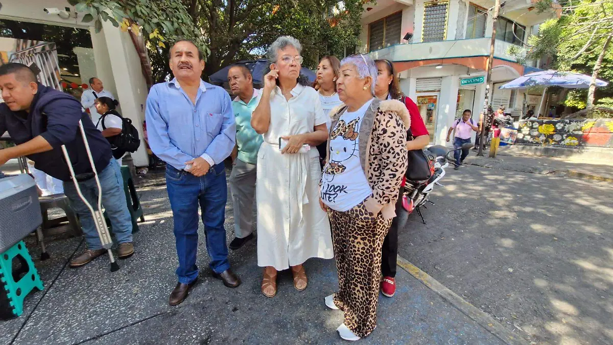 Jubilados protestan en Chilpancingo por pago de pensiones