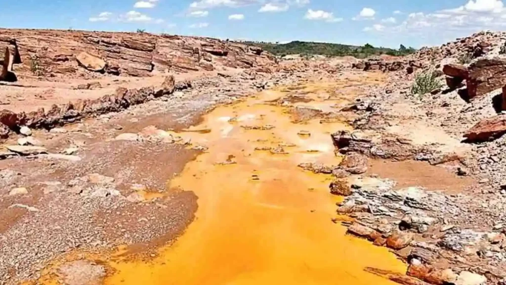 Sheinbaum exige a Grupo México reparar daño en río Sonora