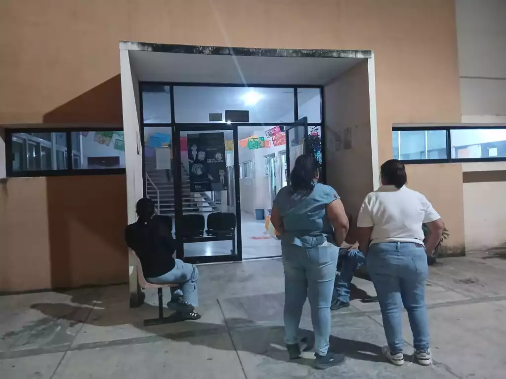 Localizan a menor desaparecida en casa de maestro en Escárcega