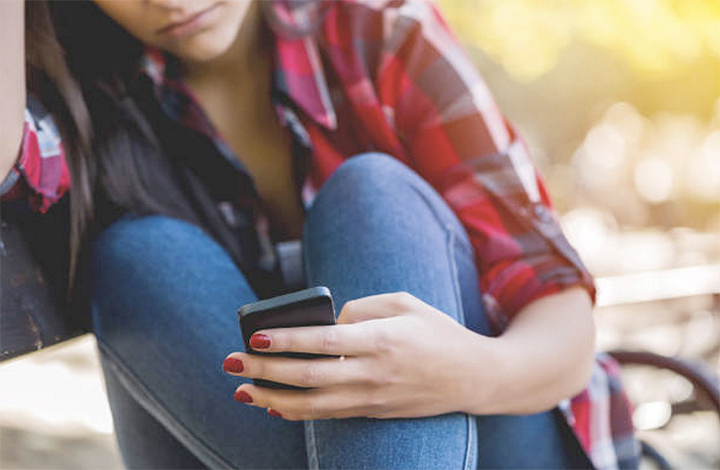 Violencia digital contra mujeres afecta a 10.6 millones