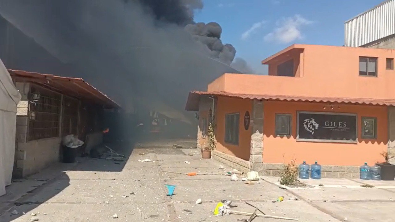 Confirman seis muertos en desplome de jet privado en Edomex