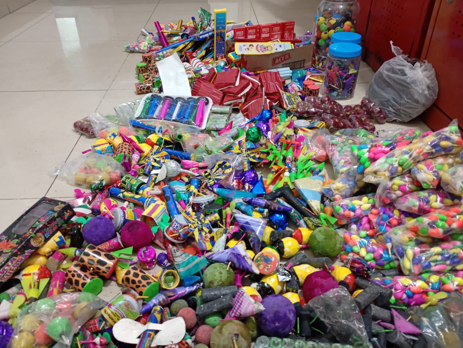 Decomisan más de 50 kilos de pirotecnia en playa del carmen