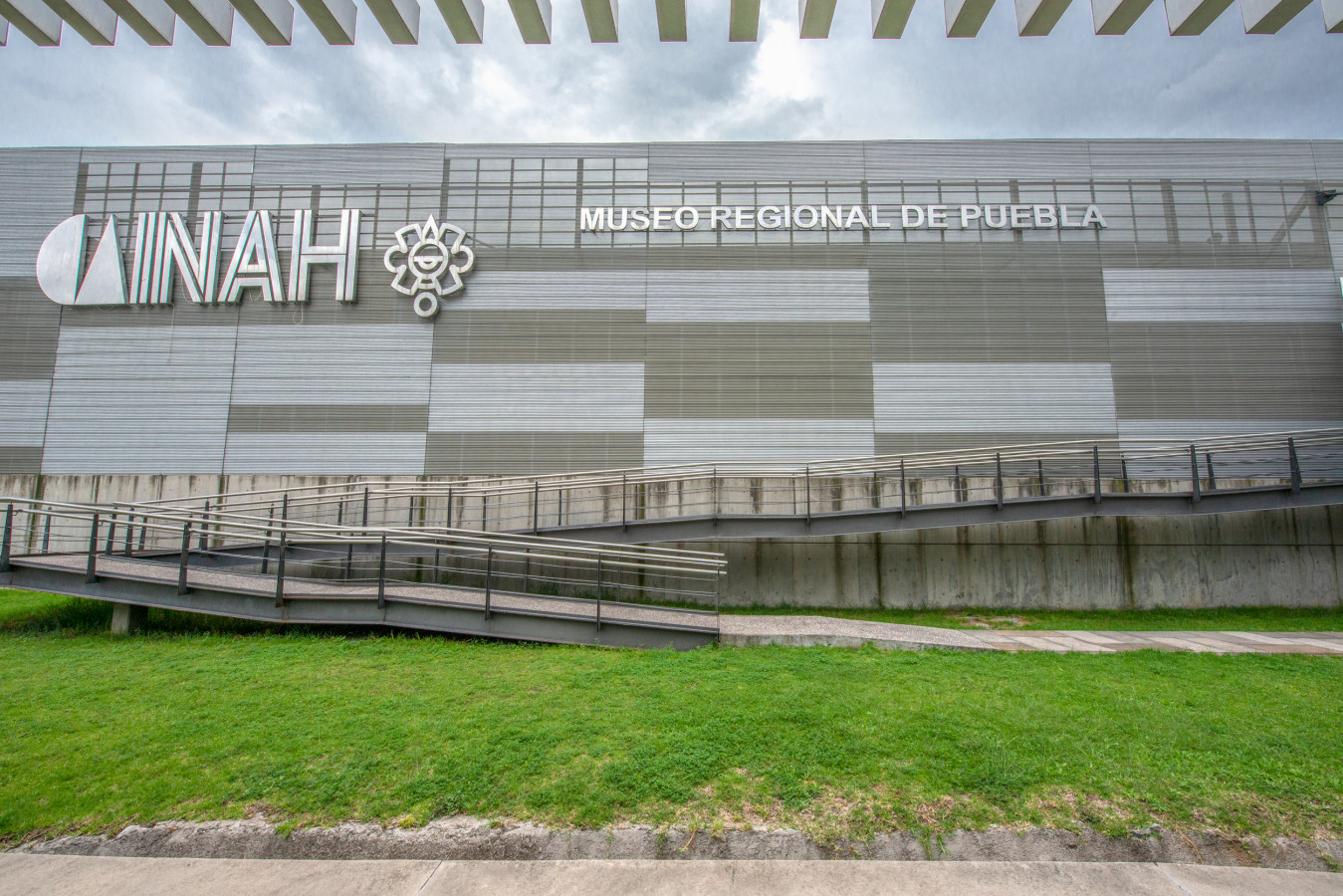 Intendentes de INAH Puebla sin salarios seis meses por Mac Tabasco
