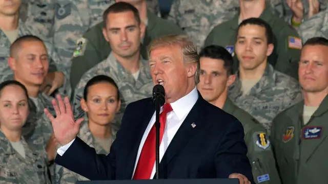 Trump propone gasto de defensa de $1.5 billones por tiempos peligrosos