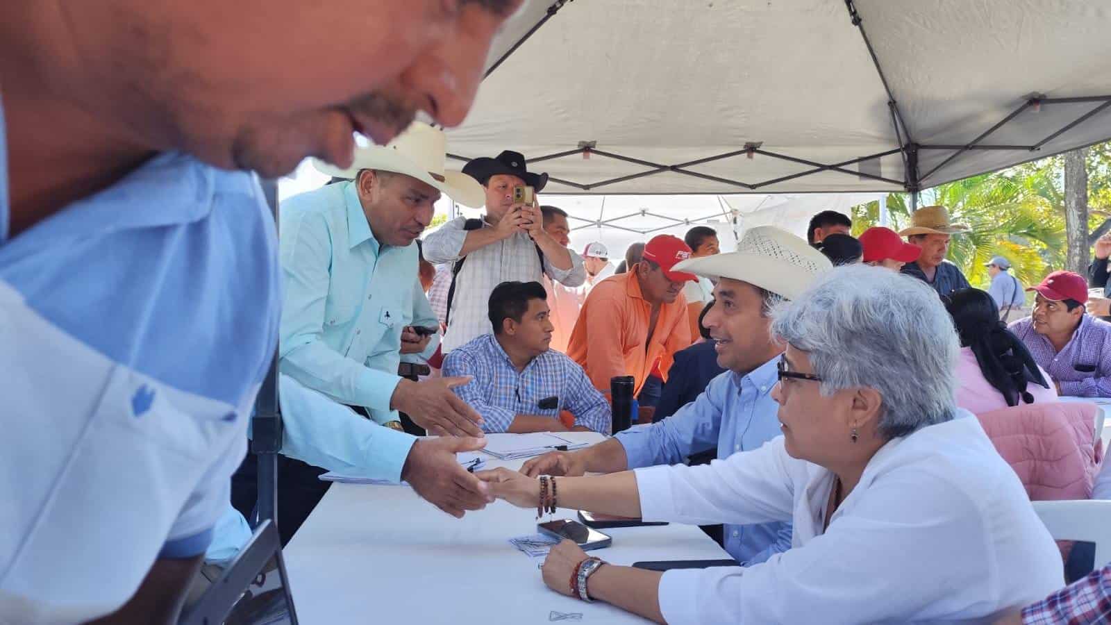 tabasco autoriza 100 paquetes del credito ganadero