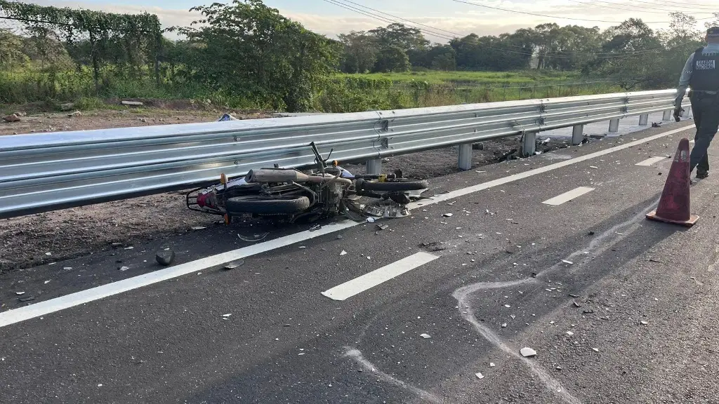 Aparatoso choque en la Veracruz-Xalapa deja motociclistas heridos
