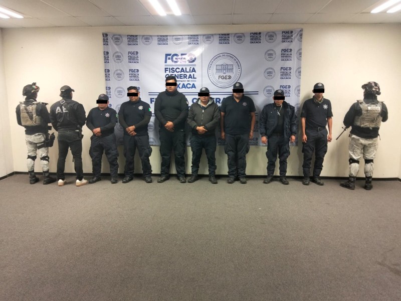 Detienen a 7 policías en Oaxaca por homicidio de niño