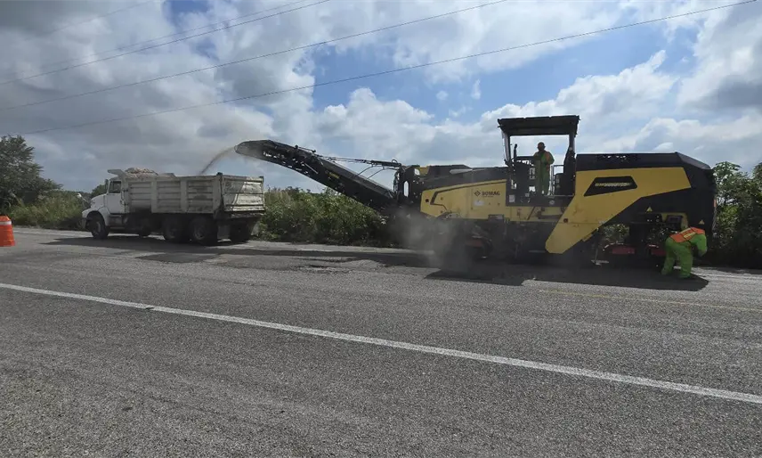 Tren de pavimentación federal llega a Tabasco para vialidad