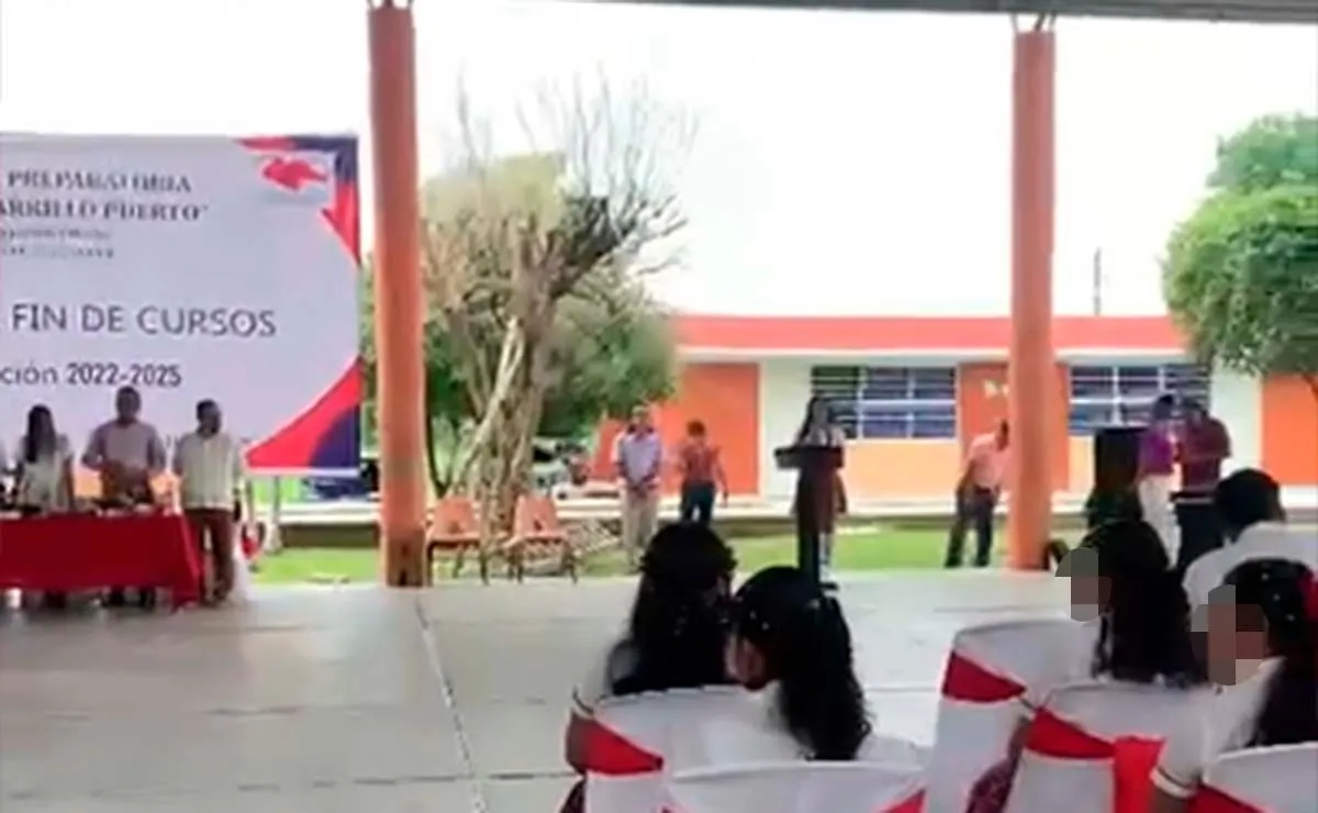 Denuncia de acoso sexual en ceremonia de graduación en Pijijiapan