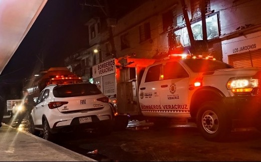 Incendio en Veracruz: Mujer Rescatada y con Quemaduras