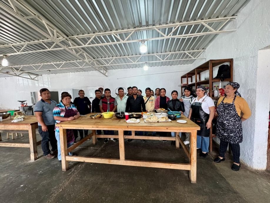 DIF Chiapas capacita escuelas para mejorar alimentación infantil