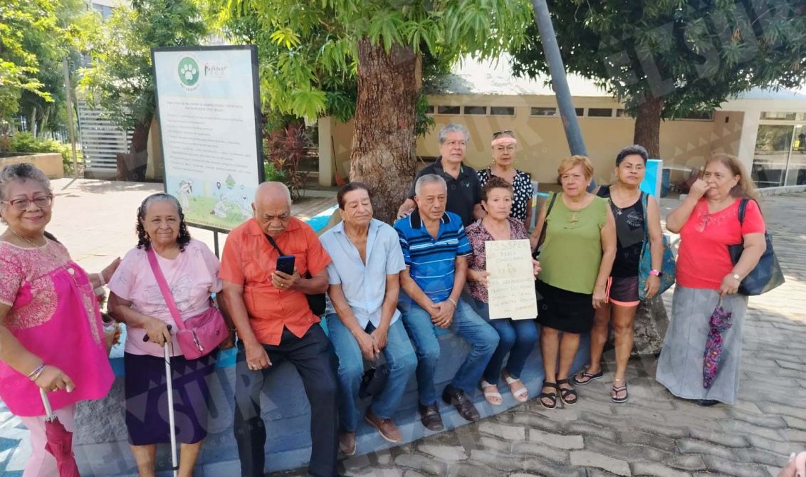 Jubilados de Acapulco exigen pago puntual de pensiones ISSSPEG